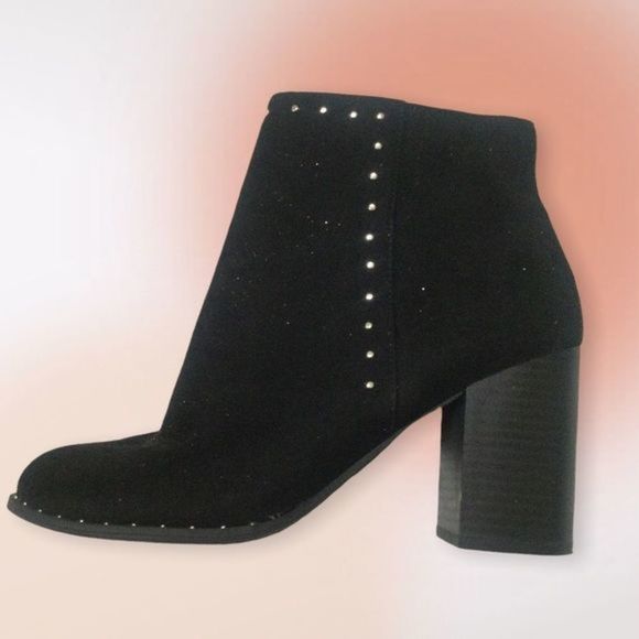 Heart in D Shoes - Heart In D Black Suede Ankle Boots Subtle Shimmer‎ New